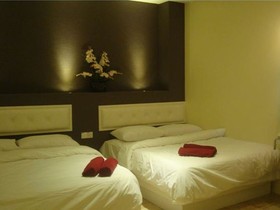 Hotel 77