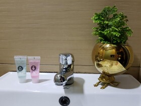 Leo Leisure Hotel
