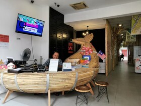 Leo Leisure Hotel