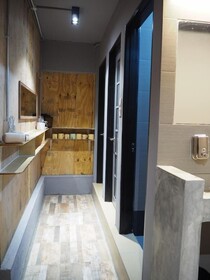 Leo Leisure Hotel