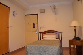 Lotus Family Hotel Medan Tuanku