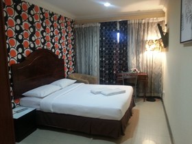 OYO 390 Mayview Glory Hotel