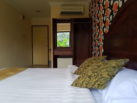 OYO 390 Mayview Glory Hotel