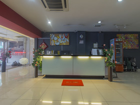 Super OYO 761 City Hotel