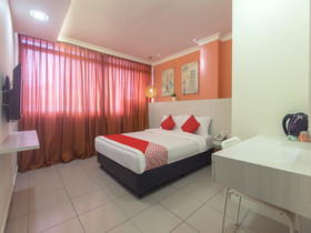 Super OYO 761 City Hotel