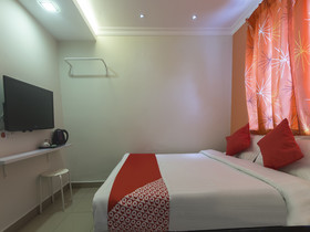 Super OYO 761 City Hotel