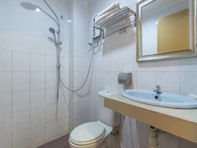 Super OYO 761 City Hotel