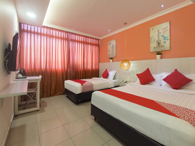 Super OYO 761 City Hotel