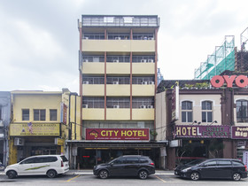 Super OYO 761 City Hotel