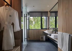 Parkroyal Collection