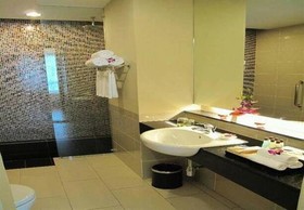 Pearl Suites Swiss Garden Residences