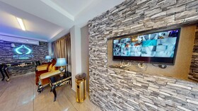 Poorna Hotel