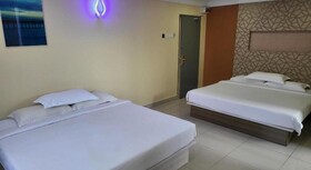 Poorna Hotel