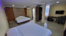 Poorna Hotel