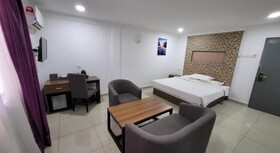 Poorna Hotel
