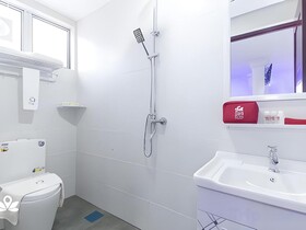 Poorna Hotel