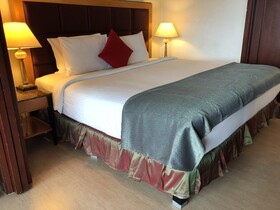 Rainbow Suites at Times Square