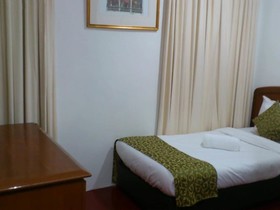 OYO 89562 Hotel Shalimar