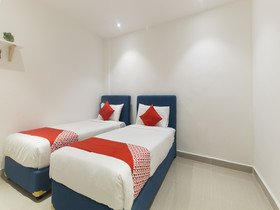 Summer House Bed & Cafe By OYO Rooms