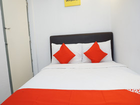 Summer House Bed & Cafe By OYO Rooms