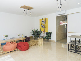 Summer House Bed & Cafe By OYO Rooms