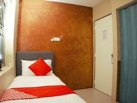 Summer House Bed & Cafe By OYO Rooms
