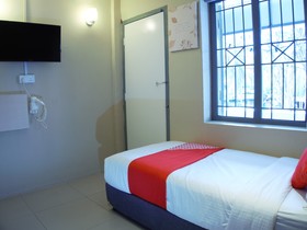 Summer House Bed & Cafe By OYO Rooms