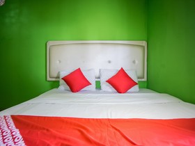 The Green Hotel Cheras Maluri by OYO Rooms
