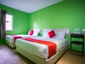 The Green Hotel Cheras Maluri by OYO Rooms