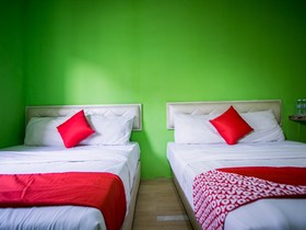 The Green Hotel Cheras Maluri by OYO Rooms