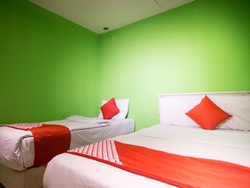 The Green Hotel Cheras Maluri by OYO Rooms