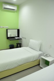 YY48 Hotel