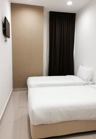 YY48 Hotel
