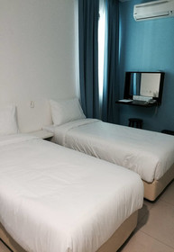 YY48 Hotel