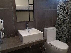 Apex Boutique Hotel