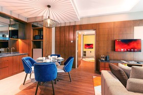 M World Hotel