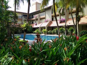 Shah's Village Hotel