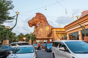 Sunway Pyramid Home Stay Link to Shopping Mall Theme Park