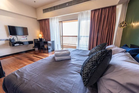 Sunway Pyramid Home Stay Link to Shopping Mall Theme Park