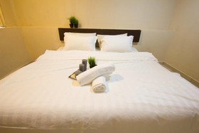 Three Top Hotel