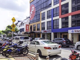 YP Boutique Hotel by OYO Rooms
