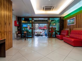Green Hotel
