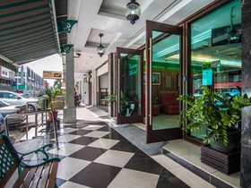 Green Hotel