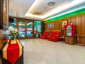 Green Hotel