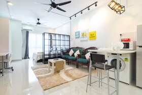 Omputeh Suite At Galleria