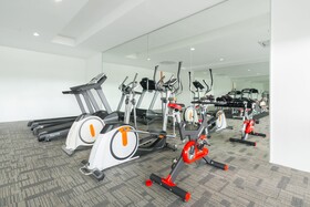 Omputeh Suite At Galleria