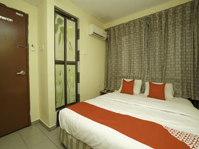 Q On Hotel by OYO Rooms