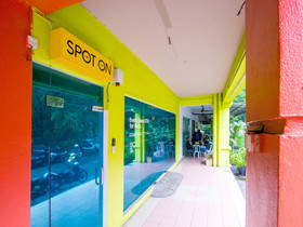 Me Hostel D16 by OYO Rooms