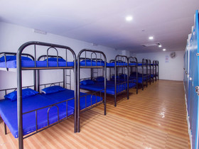 Me Hostel D16 by OYO Rooms