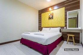 Golden Night Hotel